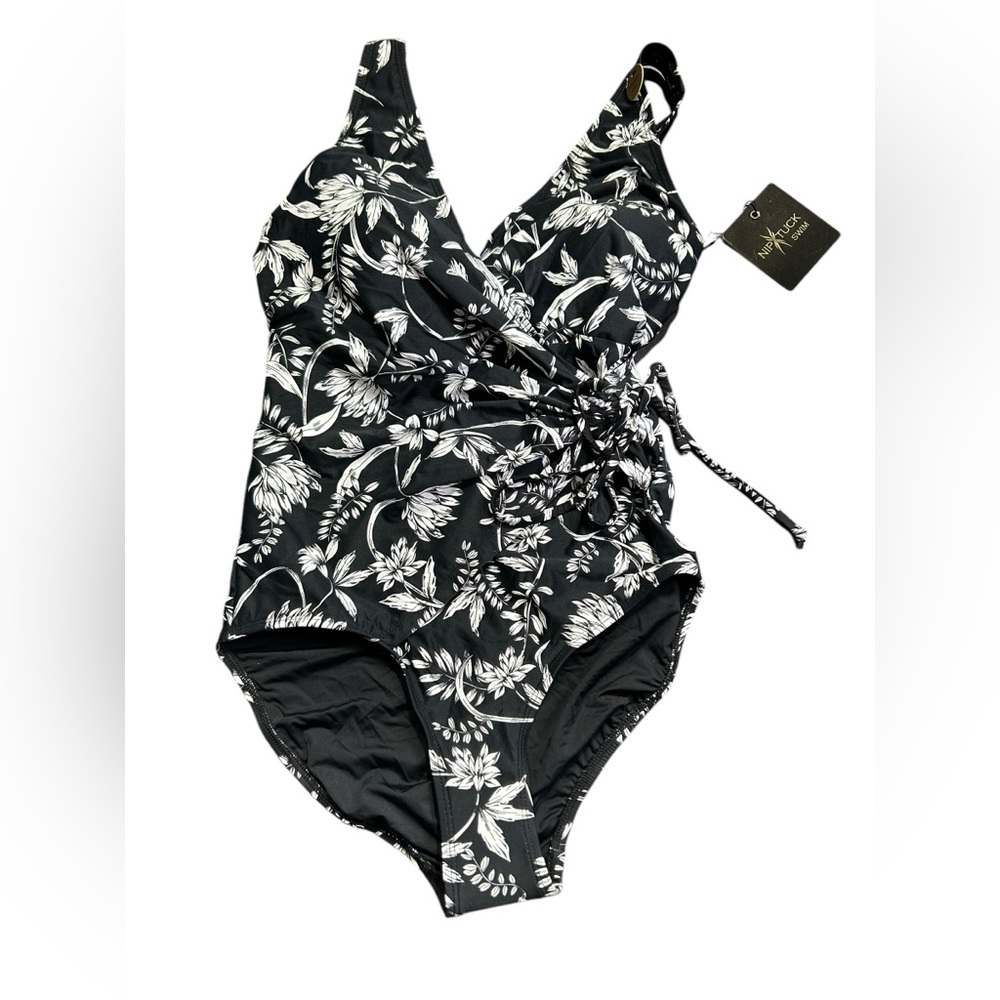 NIP TUCK modest floral tummy control multi cup one piece swimsuit size 6 NWT